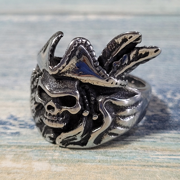 Pirate Skull Ring. - Picture 3 of 7